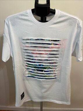 NWT Switch Remarkable Razor Slashed Graphic T-Shirt (white)